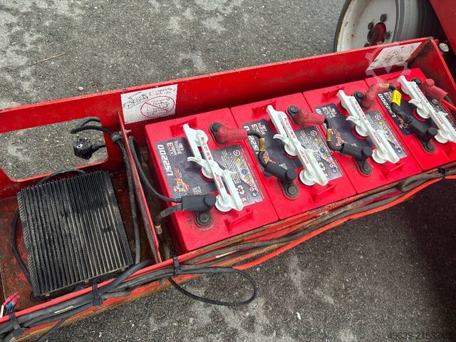 Scissor lift SkyJack SJ 4620 8,10m Elektro Scherenarbeitsbühne