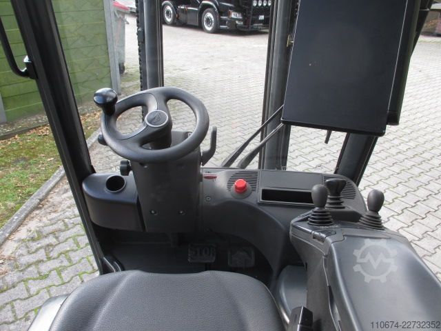 Elektro 4 Rad-Stapler Linde E16PH-02