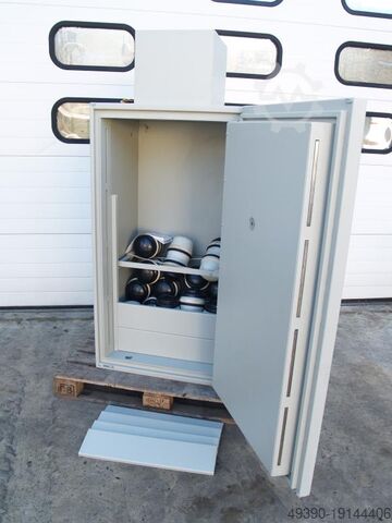 Safe - security cabinet, safe, safe deposit box STRACKE 