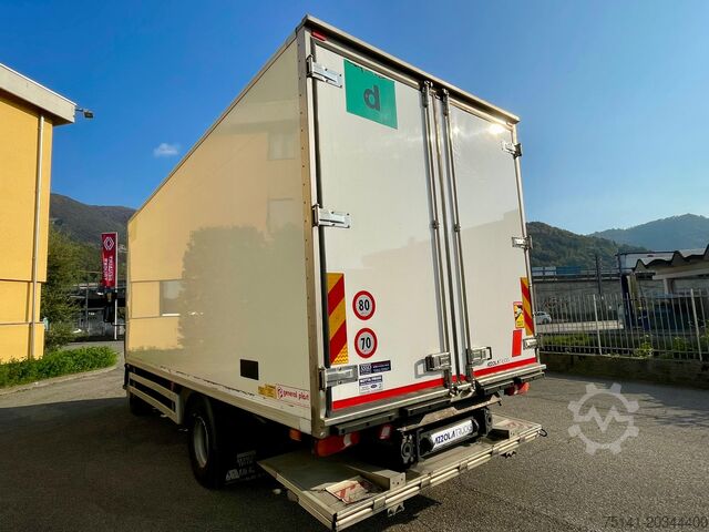 2-axle tractor Isothermal Refrigerated Renault Midlum 270.16