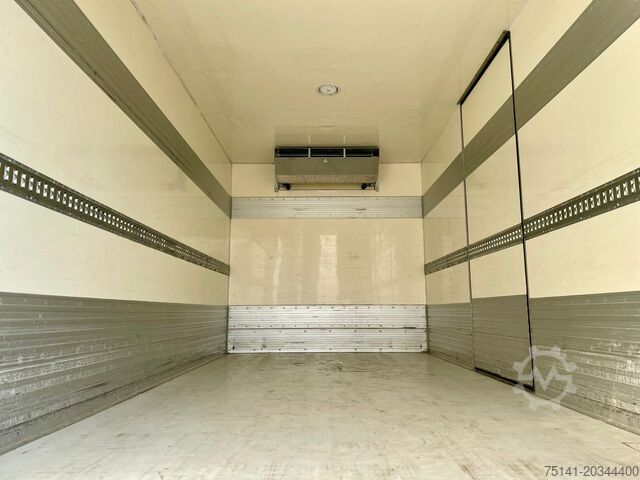 2-axle tractor Isothermal Refrigerated Renault Midlum 270.16