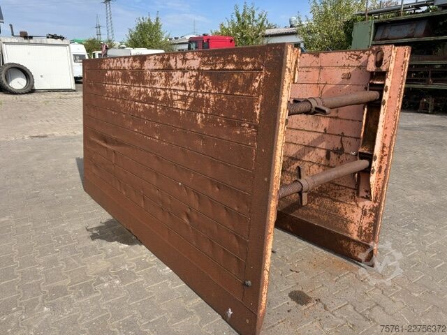 Construction machine LTW Kanal Verbau