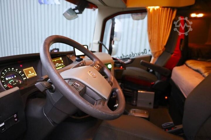 All-Terrain-Kran Volvo FH12 With Cormach 135t/m Crane Volvo FH12 10x4 Wit