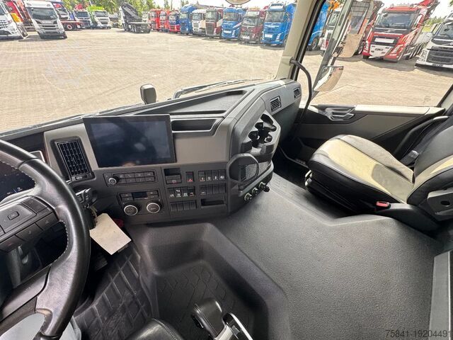 Crane truck Volvo FM 330 4x2 Palfinger PK 12002-EH D