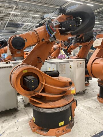 2 x industrial robots (2006+2010) Kuka KR 500 L420-2