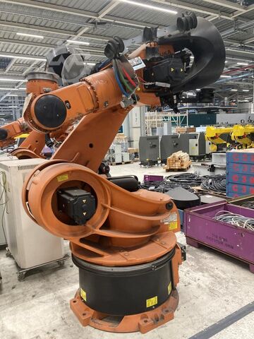 2 x industrial robots (2006+2010) Kuka KR 500 L420-2