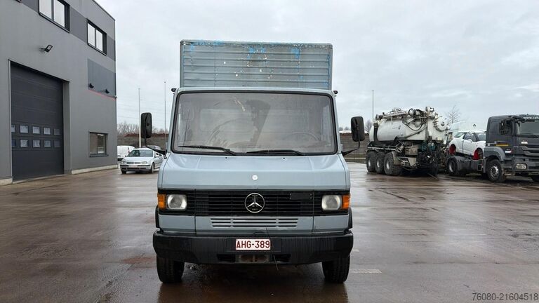 Box body Mercedes-Benz Vario 609D (BELGIAN TRUCK / MANUAL GEARBOX / BO...