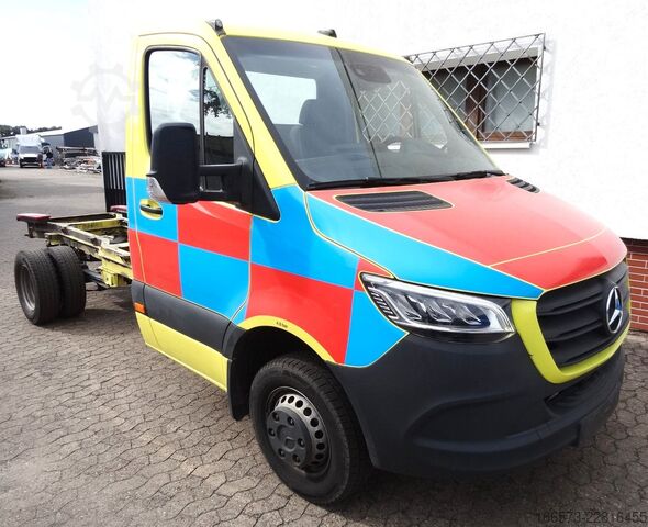 Transporter Fahrgestell MERCEDES-BENZ Sprinter 516 Automatik Klima zwillingsbereift