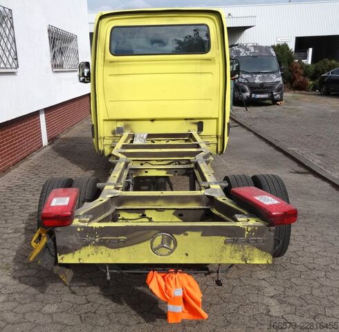 Transporter Fahrgestell MERCEDES-BENZ Sprinter 516 Automatik Klima zwillingsbereift