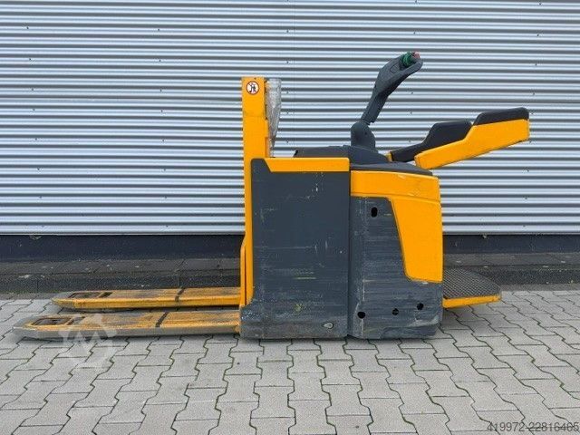 Double stacker Jungheinrich ERD220
