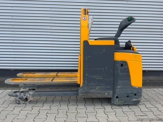 Double stacker Jungheinrich ERD220