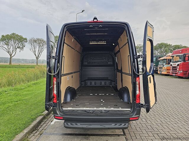 High-roof van MERCEDES-BENZ SPRINTER 317 L2H2 LED Mbux10 AC