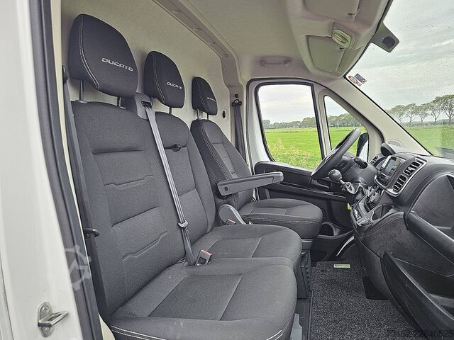 High-roof van FIAT DUCATO 2.2 L3H2 Airco PDC!