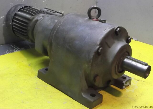 Gear motor 0.12 kW 0.16 rpm SEW-EURODRIVE R73,53WD71A-6