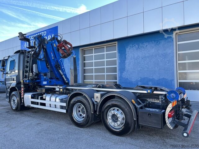 Hooklift truck with crane DAF CF 480