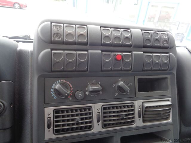 Curtain sider van IVECO 80E17 / EU3. 1. Hand