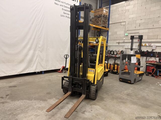 Electric 3-wheel forklift Hyster J2.0 XNT