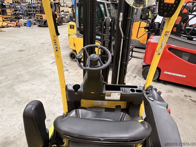Electric 3-wheel forklift Hyster J2.0 XNT