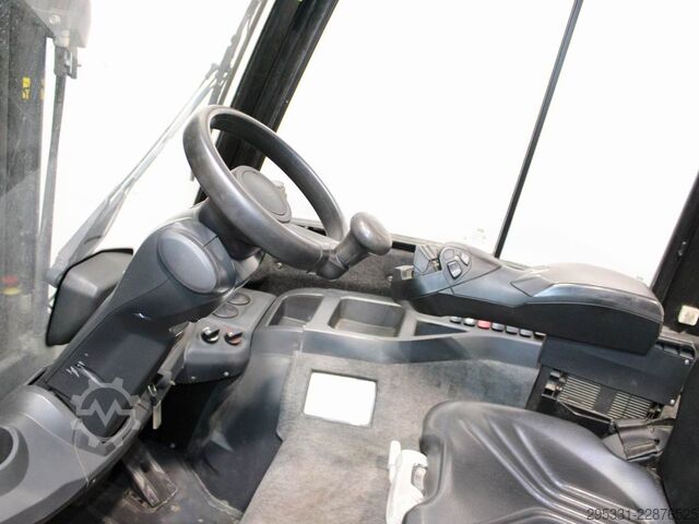 Electric 4-wheel forklift Caterpillar EP 30 CN