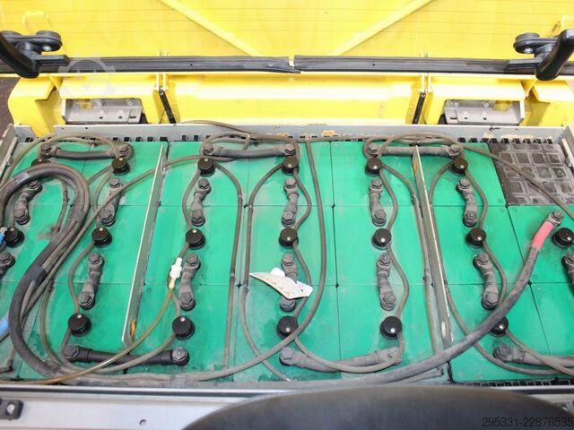 Electric 4-wheel forklift Cesab B 885
