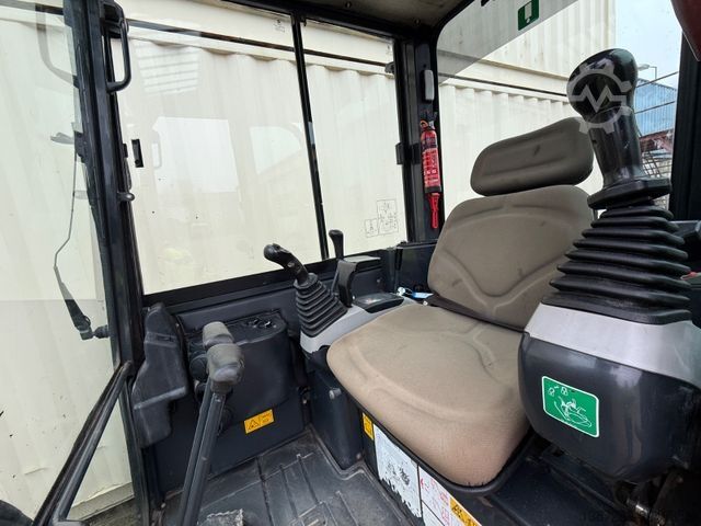 Minibagger KOMATSU PC26MR-3 / 2020 BJ / 2 x Löffel