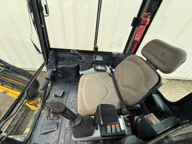 Minibagger KOMATSU PC26MR-3 / 2020 BJ / 2 x Löffel