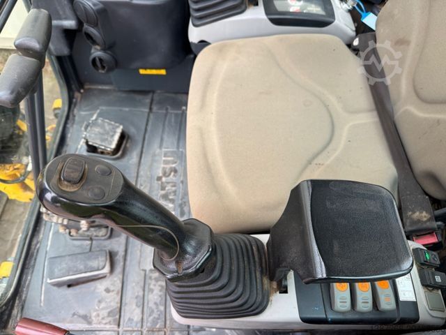 Minibagger KOMATSU PC26MR-3 / 2020 BJ / 2 x Löffel