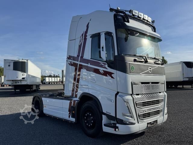 Standard SZM Volvo FH 500 Globe XL Retarder I-Park Cool