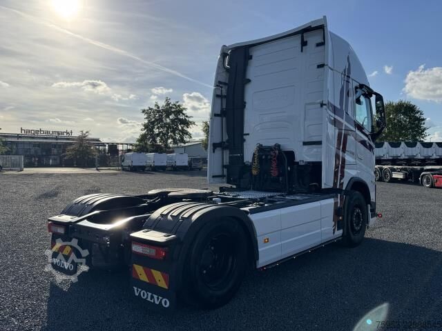 Standard SZM Volvo FH 500 Globe XL Retarder I-Park Cool