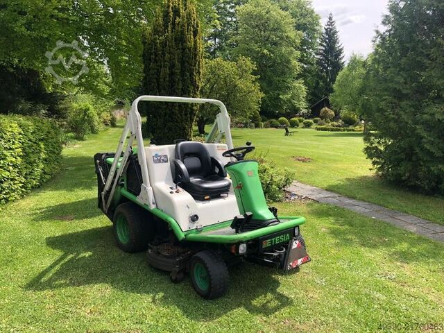 Lawn mower, ride-on mower, large area mower with grass catcher and hydraulic high-dump, golf course  ETESIA Hydro 124 DS