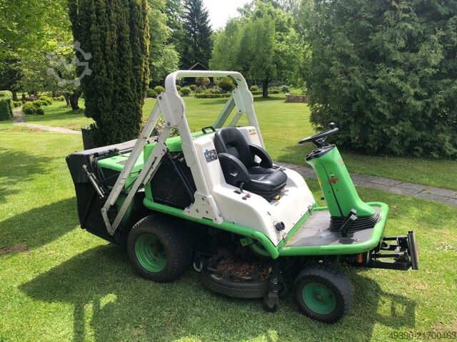 Lawn mower, ride-on mower, large area mower with grass catcher and hydraulic high-dump, golf course  ETESIA Hydro 124 DS