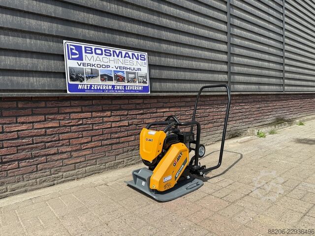 Giant GP2155 G Petrol Vibratory Plate NEW GIANT GP2155 G Benzine Trilplaat NIEUW