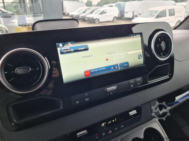 Transporter mit Pritsche & Plane Mercedes-Benz Sprinter 317 AG Schiebe Plane Schlafkab 10 Pal AHK