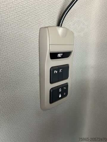 Standard tractor DAF CF 410 FT Space Cab / 742 dkm / 2 Tanks / NL Truck