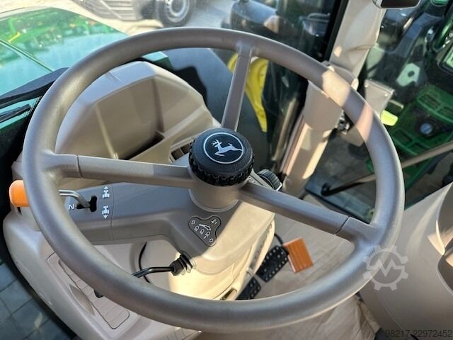 John Deere 6110 M   NEU John Deere 6110 M   NEU