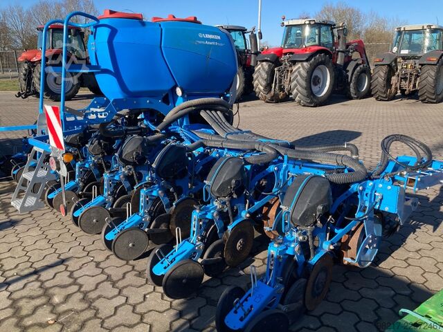 Lemken Azurit 9 mit Fronttank Lemken Azurit 9 mit Fronttank