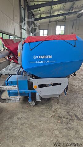 Lemken Azurit 9 mit Fronttank Lemken Azurit 9 mit Fronttank