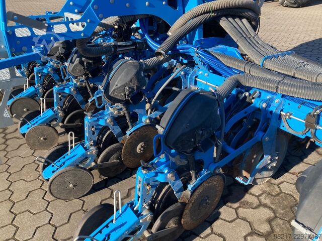 Lemken Azurit 9 mit Fronttank Lemken Azurit 9 mit Fronttank