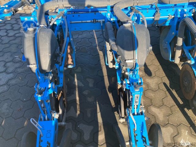 Lemken Azurit 9 mit Fronttank Lemken Azurit 9 mit Fronttank