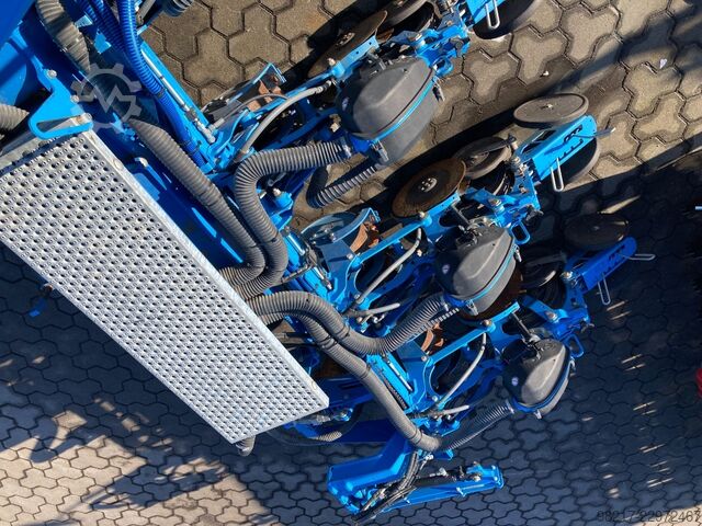 Lemken Azurit 9 mit Fronttank Lemken Azurit 9 mit Fronttank