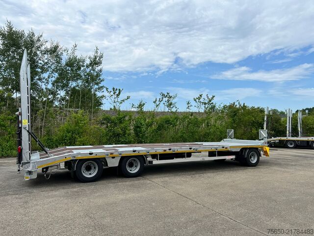 Low loader trailer Möslein T 3-9,20 F  3 Achs Tieflader mit gerader Ladefläche 9 m, Neufahrzeug