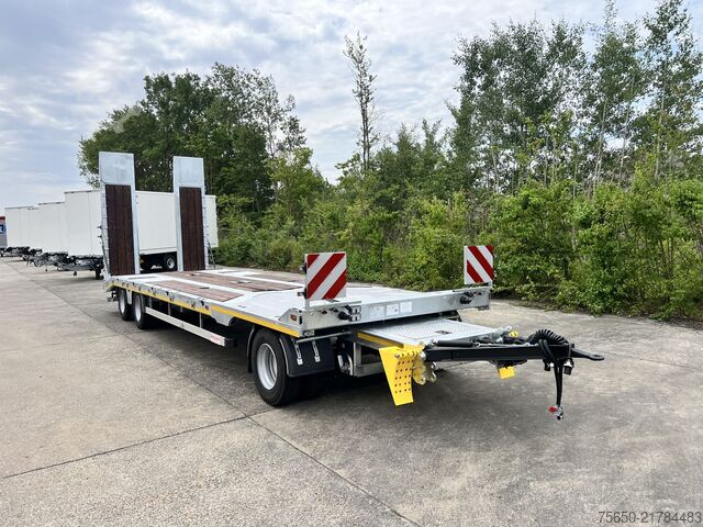 Low loader trailer Möslein T 3-9,20 F  3 Achs Tieflader mit gerader Ladefläche 9 m, Neufahrzeug
