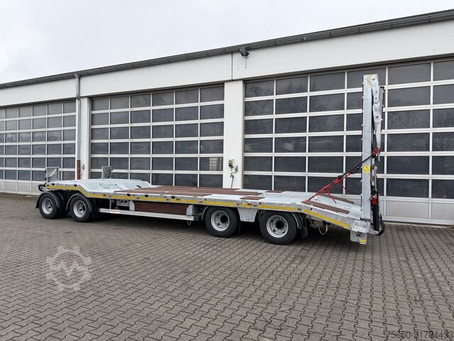 Low loader trailer Möslein T 4 VB H2  neuer 4 Achs Tieflader hydraulischen Rampen