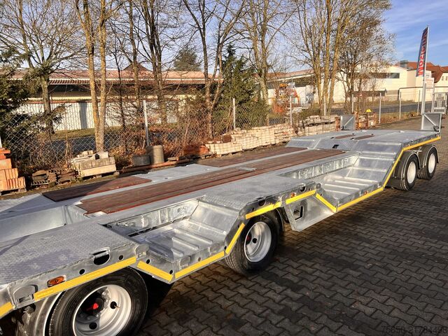 Low loader trailer Möslein T 4 VB H1 R  neuer 4 Achs Tieflader + Radmulden