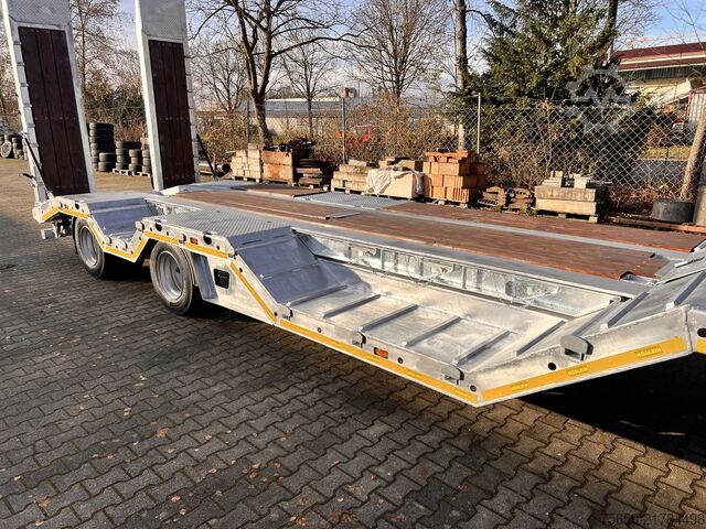 Low loader trailer Möslein T 4 VB H1 R  neuer 4 Achs Tieflader + Radmulden