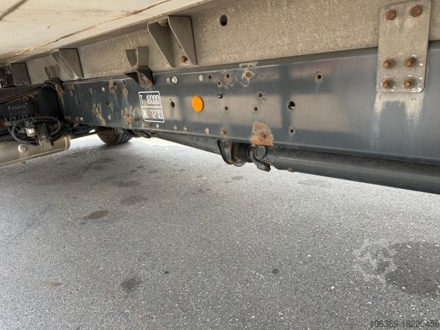 Refrigerated truck IVECO 180E32 Schmitz / Thermo King T-1200R Spectrum