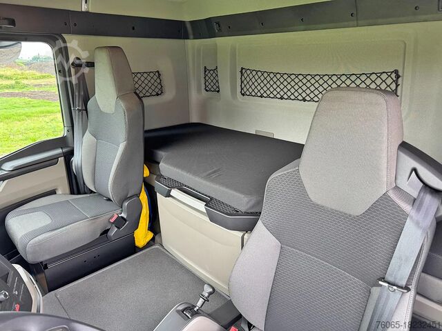 Tanker truck MAN TGS 33.400 BB CH Fuel Tank Truck (4 units)