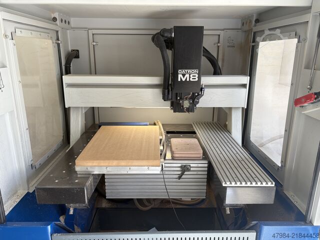 CNC machining center/machining system DATRON M8A