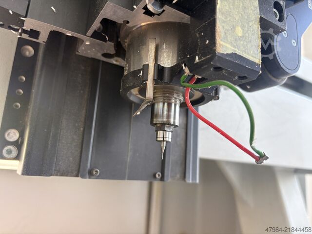 CNC machining center/machining system DATRON M8A