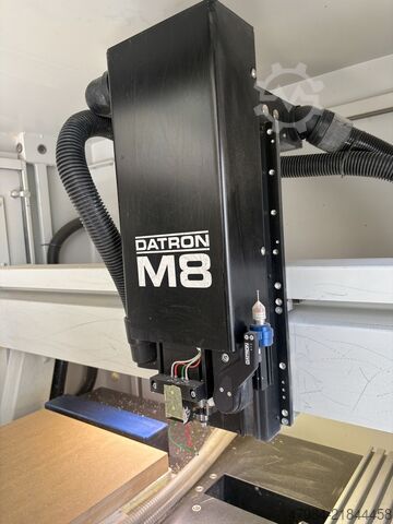 CNC machining center/machining system DATRON M8A